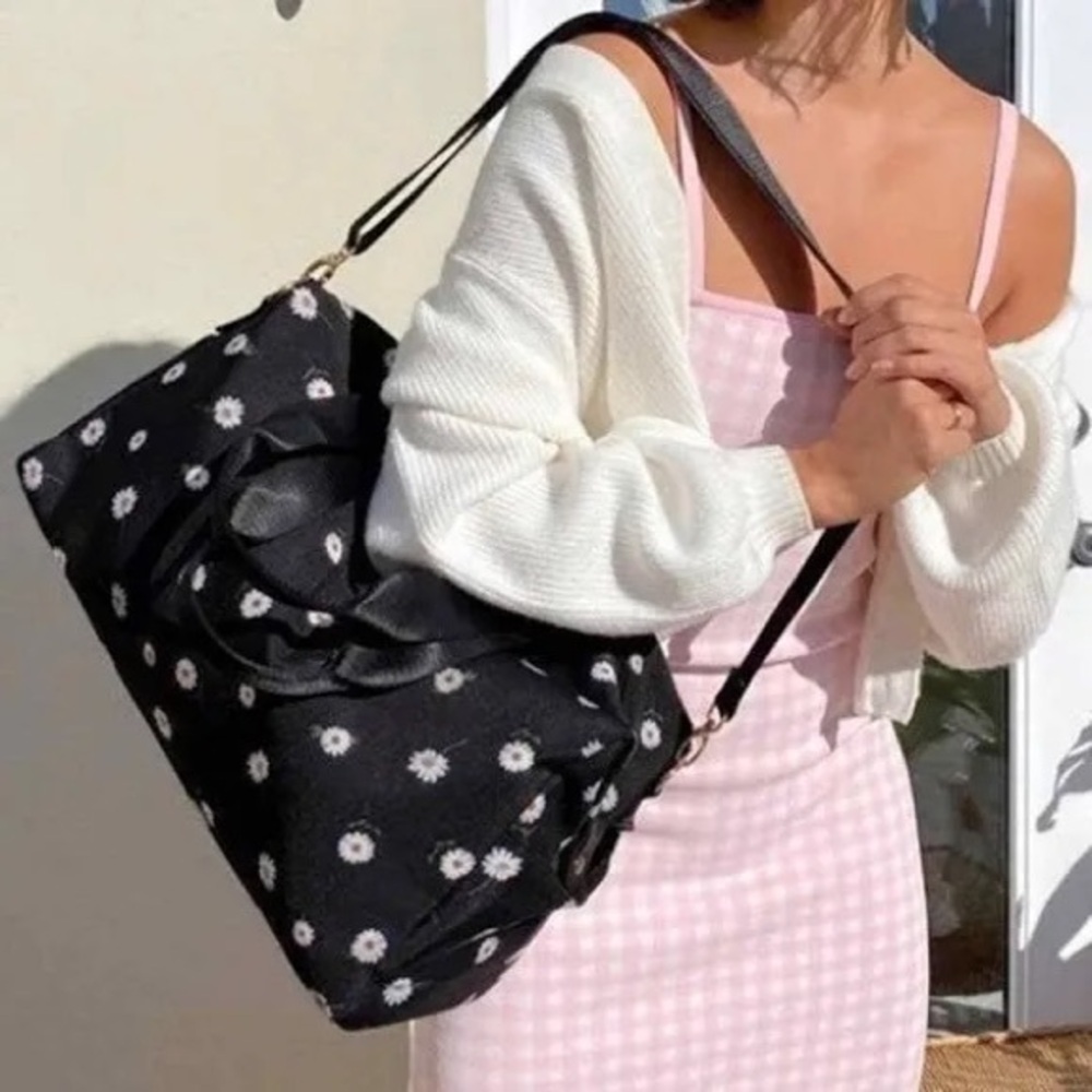 Alice + Olivia by Stacey Bendet Daisy Print Duffle Bag NWT